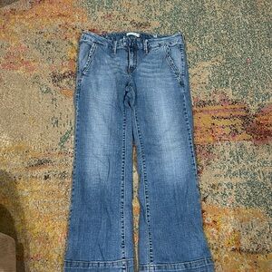 Women’s Levi’s jeans